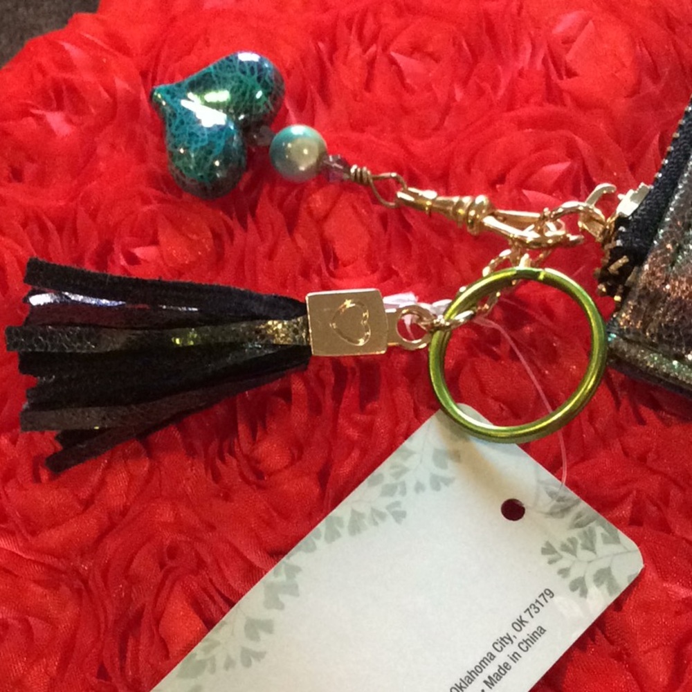 Boutique: Irredescent coin, card carrier key chain purse. - Picture 3 of 8